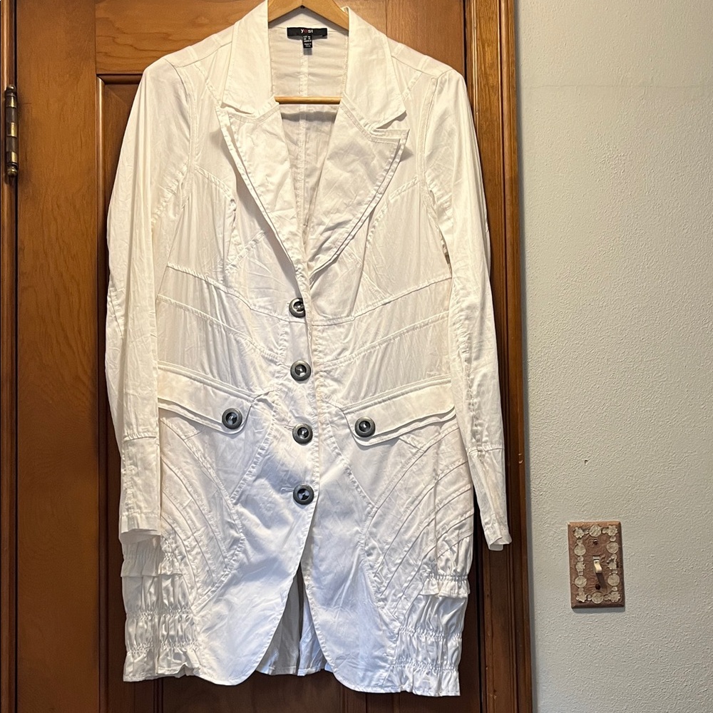 Yest Chic White Button-Up Blazer or Jacket